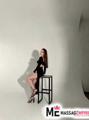 ceyda chestnut-haired escort antalya turkey