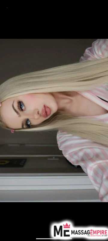 lora athletic blonde escort istanbul with passion for fine dining and travel