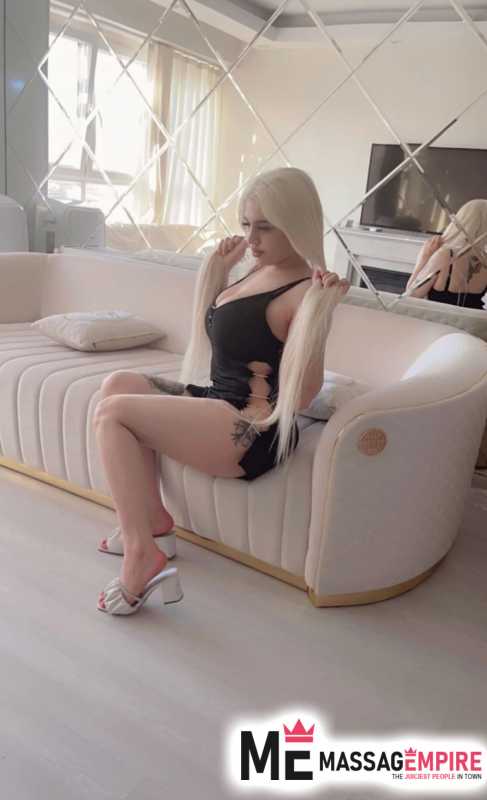 lora athletic blonde escort istanbul with passion for fine dining and travel