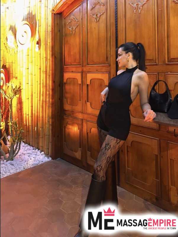 berrak brown-haired escort istanbul with feminine body