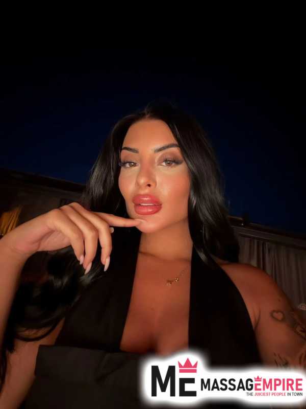 bengu athletic female escort istanbul with black hair and brown eyes