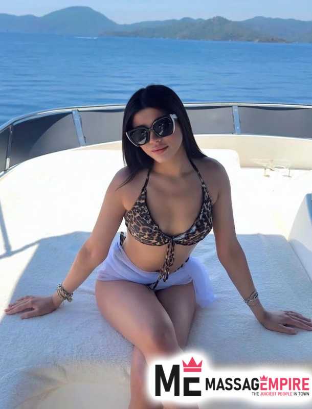jasmine slender escort with black hair istanbul