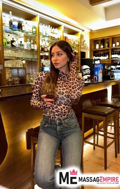 alona 22 athletic escort with brown hair istanbul