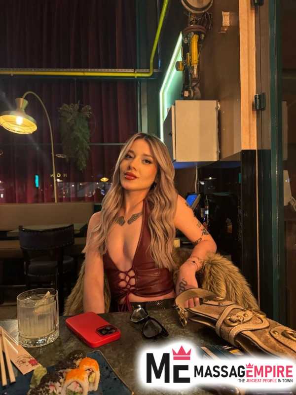 aria - 22-year-old escort with blonde hair istanbul
