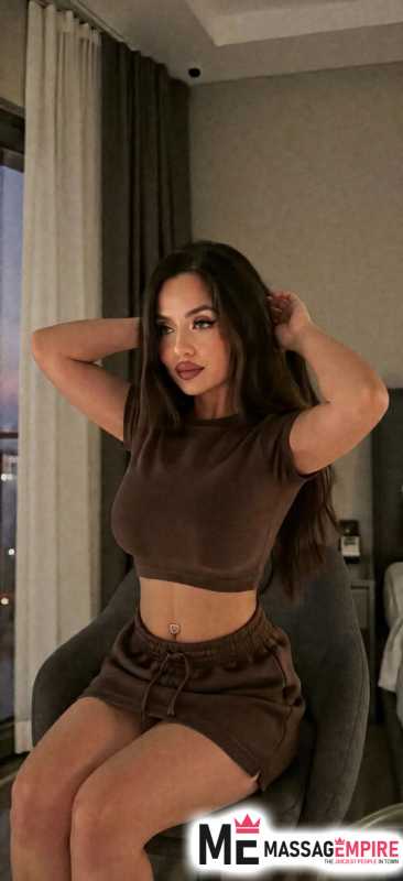 istanbul escort hayal 23-year-old with brown hair and green eyes