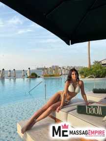 tall athletic girl with long legs and beautiful natural curves looking for fun.