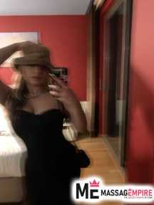 aliza brown-haired escort with green eyes antalya