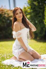 laviniya 30 slender escort with brown hair and blue eyes istanbul