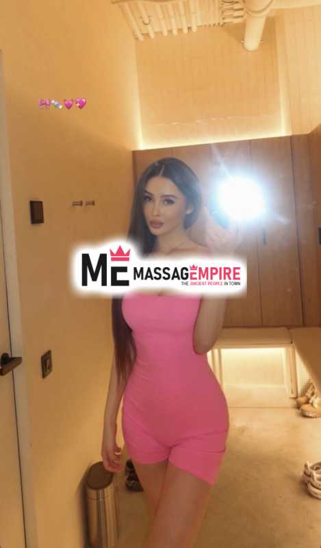 linayse enchanting brown-haired escort antalya