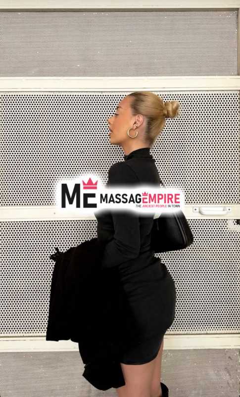 eva stunning escort bodrum with blonde hair and green eyes