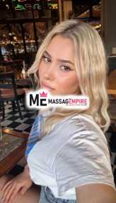ceren top escort bodrum with blonde hair and alluring services