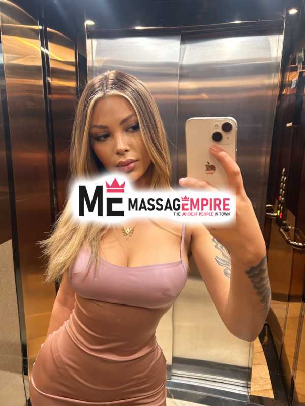 yaren elegant escort gaziantep with blonde hair and captivating brown eyes