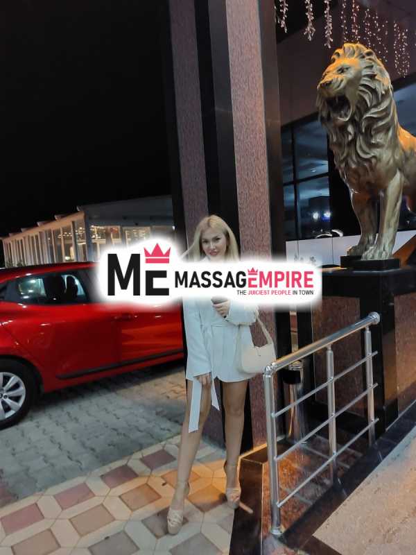 lidya premium escort girl istanbul with blonde hair and blue eyes