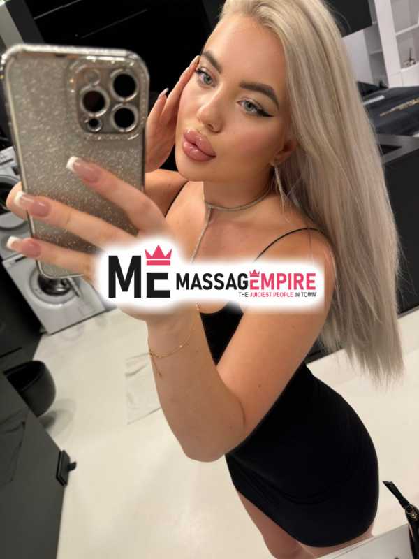 samsun's delight angelina captivating blonde escort offering memorable experiences