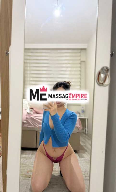 melek attractive brown-haired escort offering premier services samsun
