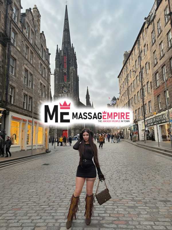 valeria premier shemale escort offering top-level trans services