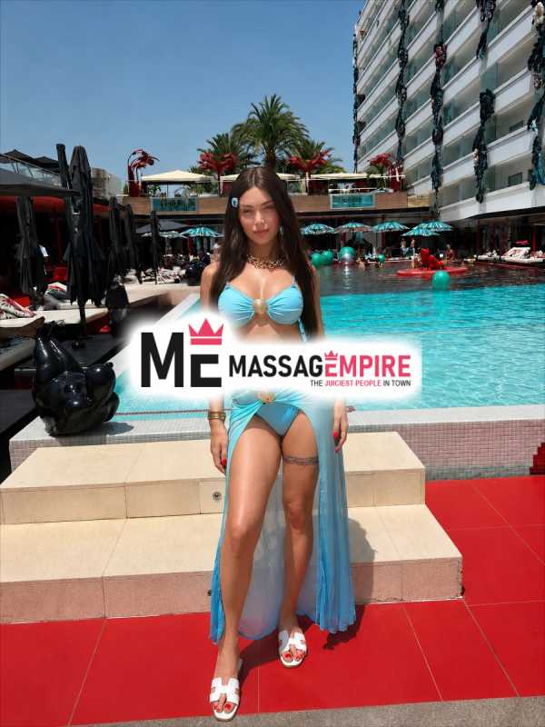 valeria premier shemale escort offering top-level trans services