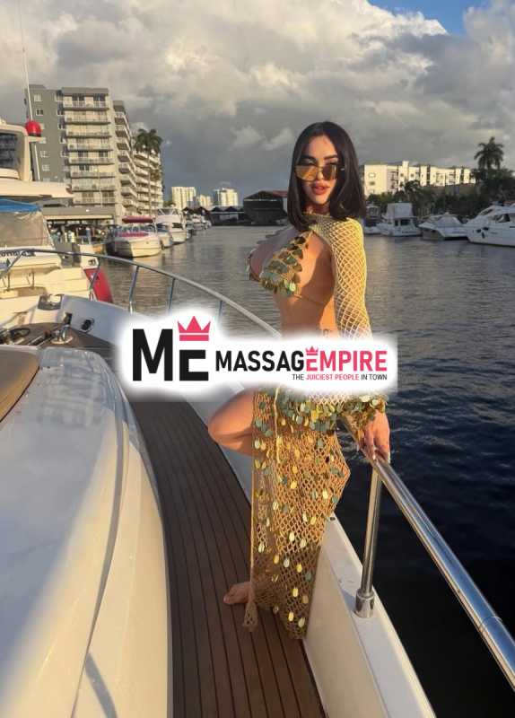 clara seductive brunette escort marmaris