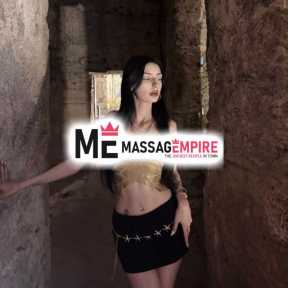 izmir's alluring escort beren black-haired beauty offering premium services