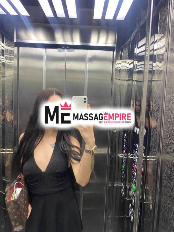 mira premium transgender escort service by an alluring shemale