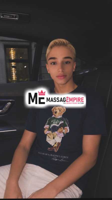 aras premium shemale escort offering top-level trans services