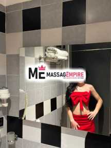 yasmiiin top-tier shemale escort offering premium trans services.